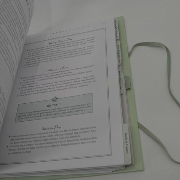 Bride's Essential Wedding Planner Deluxe Edition Amy Nebens - Picture 13 of 16